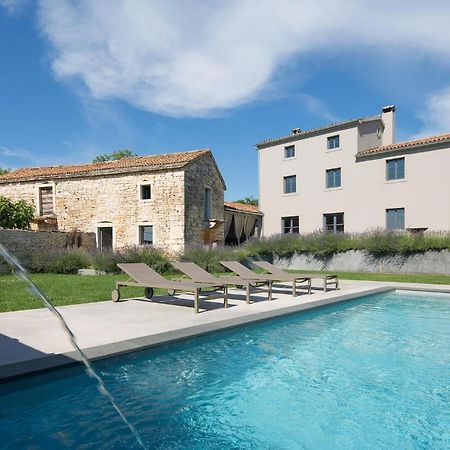 Cozy Home In Tinjan With Outdoor Swimming Pool Exterior photo