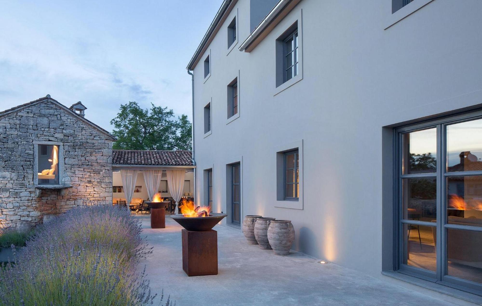Cozy Home In Tinjan With Outdoor Swimming Pool Exterior photo