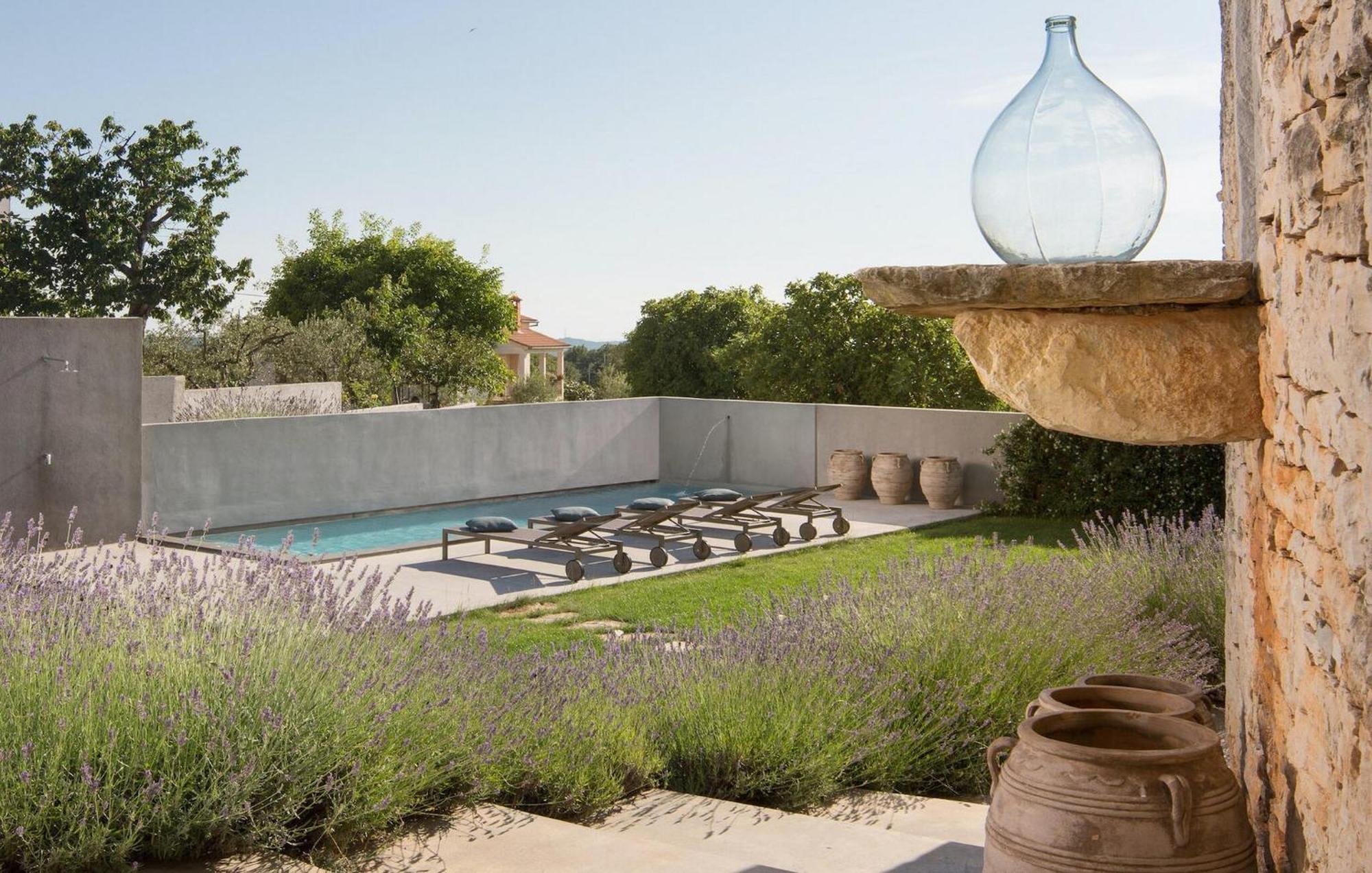 Cozy Home In Tinjan With Outdoor Swimming Pool Exterior photo