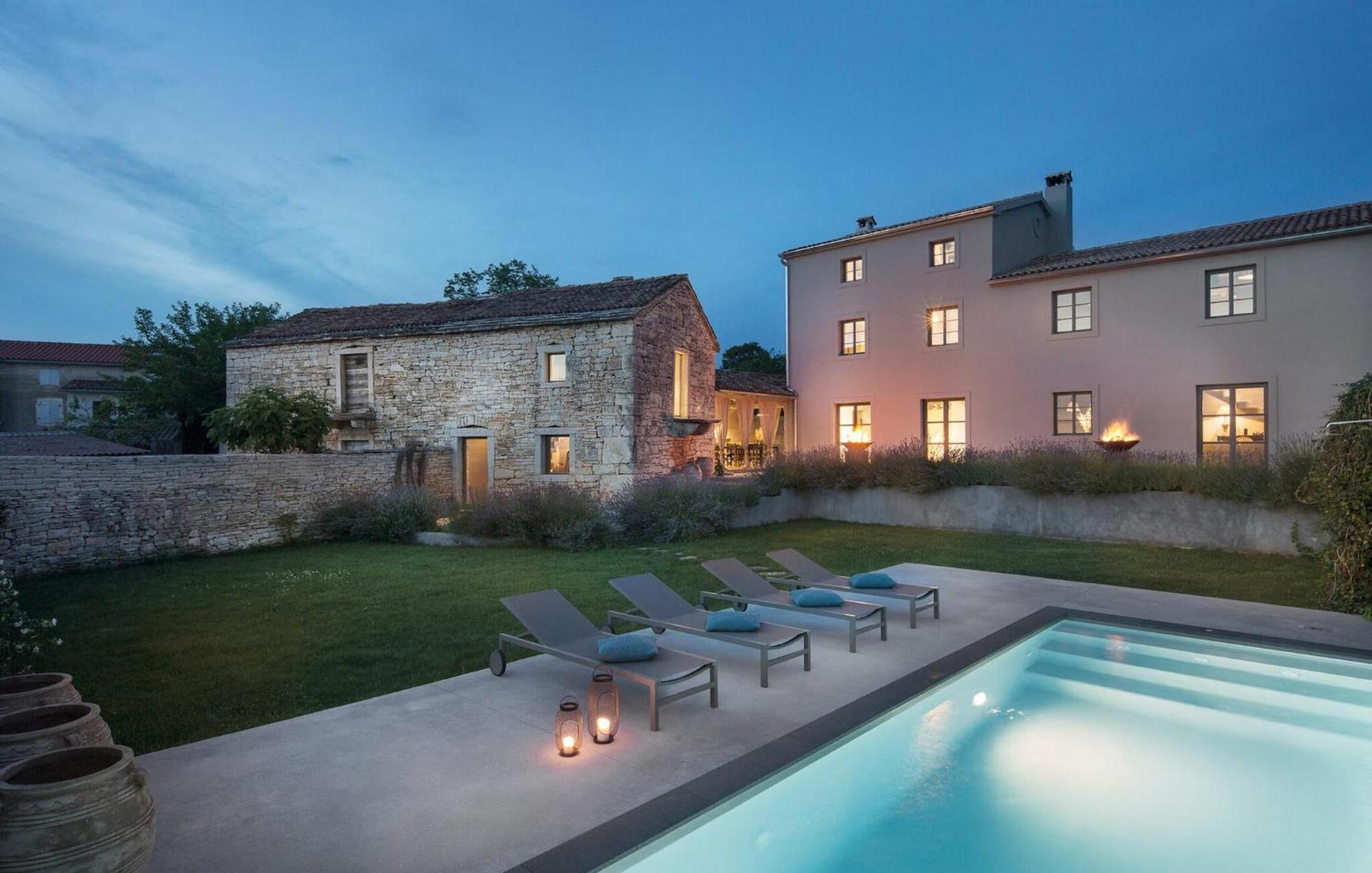 Cozy Home In Tinjan With Outdoor Swimming Pool Exterior photo