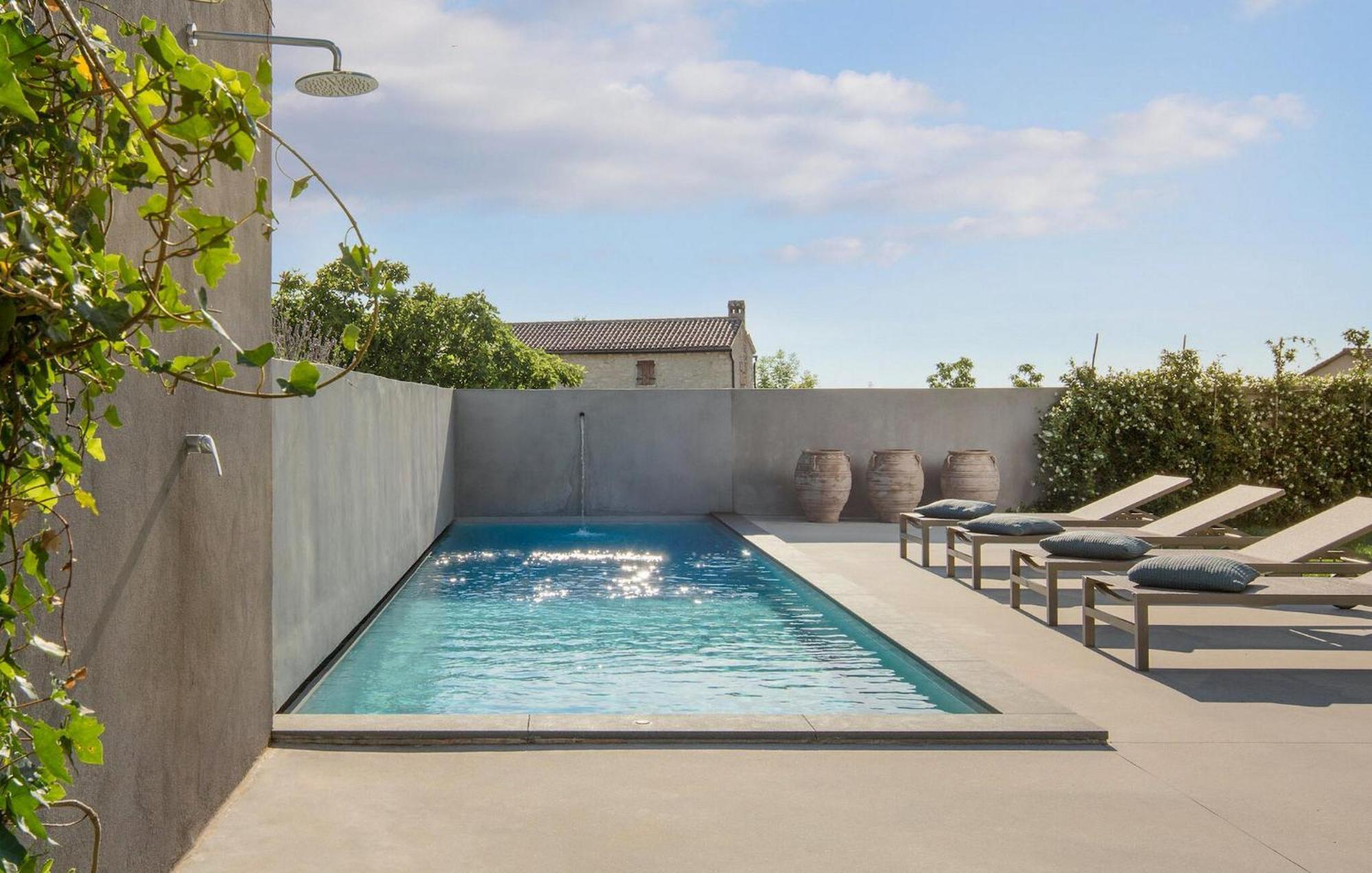 Cozy Home In Tinjan With Outdoor Swimming Pool Exterior photo