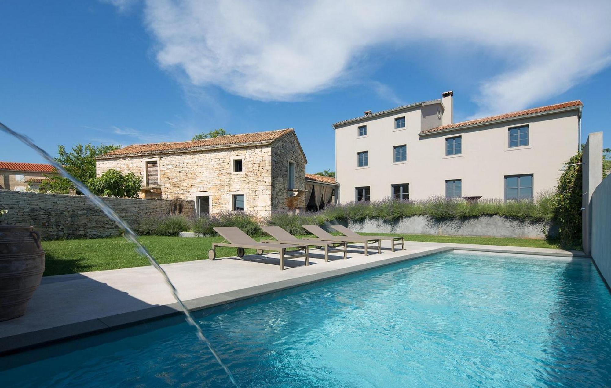 Cozy Home In Tinjan With Outdoor Swimming Pool Exterior photo