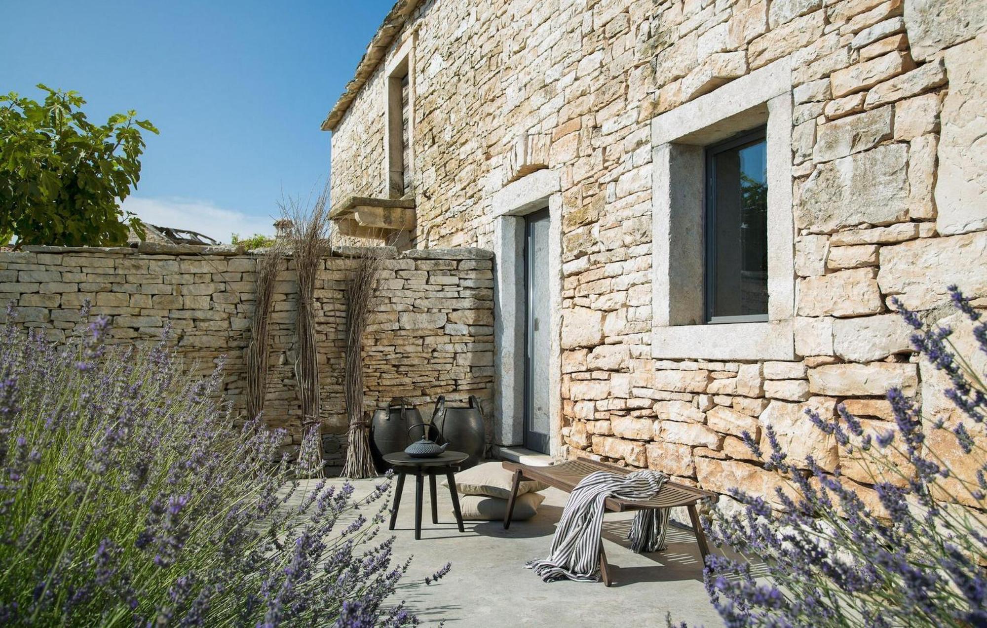 Cozy Home In Tinjan With Outdoor Swimming Pool Exterior photo